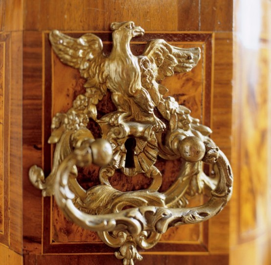Luxury Apartment In Palace Style To Feel A Monarch