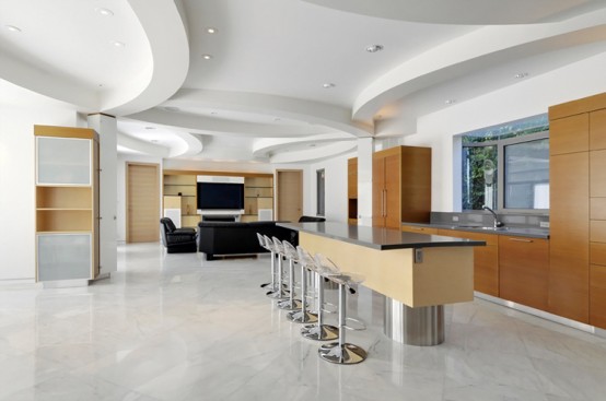 Luxury White House With Carara Marble