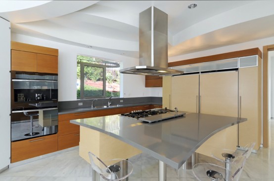 Luxury White House With Carara Marble