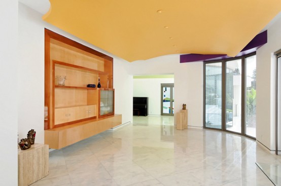 Luxury White House With Carara Marble
