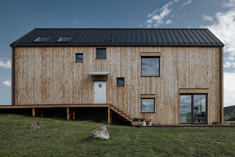 Marketka Barn House With Ultra Minimalist Interiors