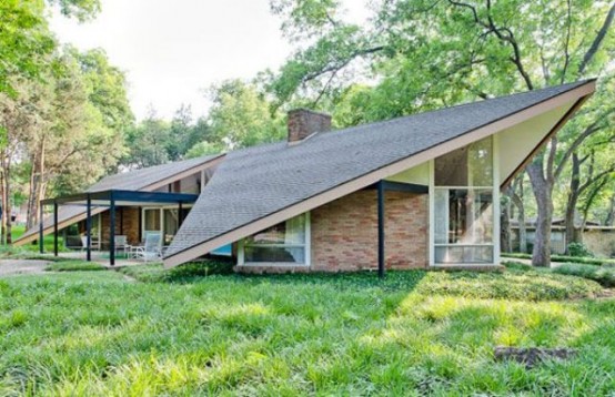 Mid-Century House With A Stunning Color Scheme And A Cool Roof