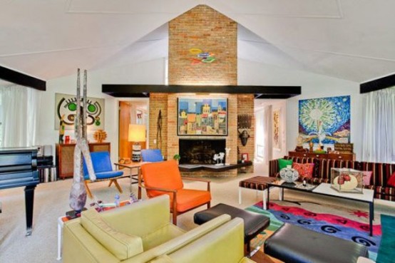 Mid Century House With A Stunning Color Scheme