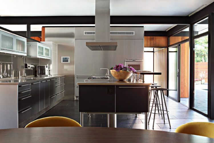 Mid Century Modern Home Decorated With An Impeccable Taste