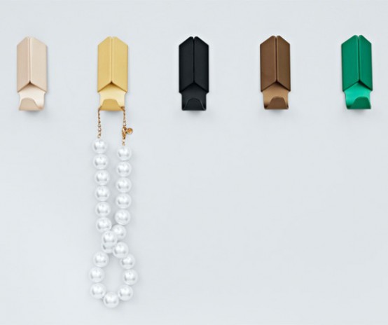 Minimal Voluminous Volet Hooks In Bright Colors