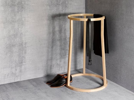 Minimalist And Sophisticated Uma Clothes Stand