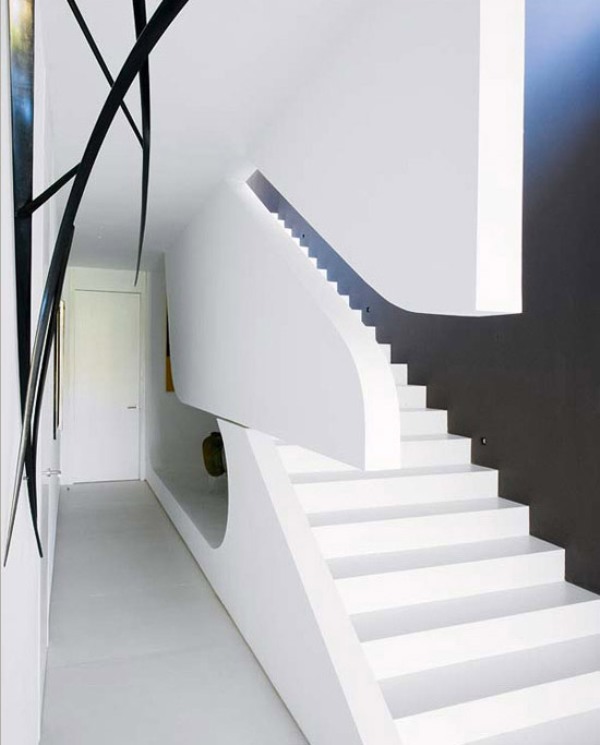 Minimalist House And Work Of Art In One