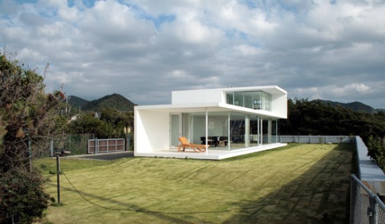 Minami-Boso Minimalist House Outside View