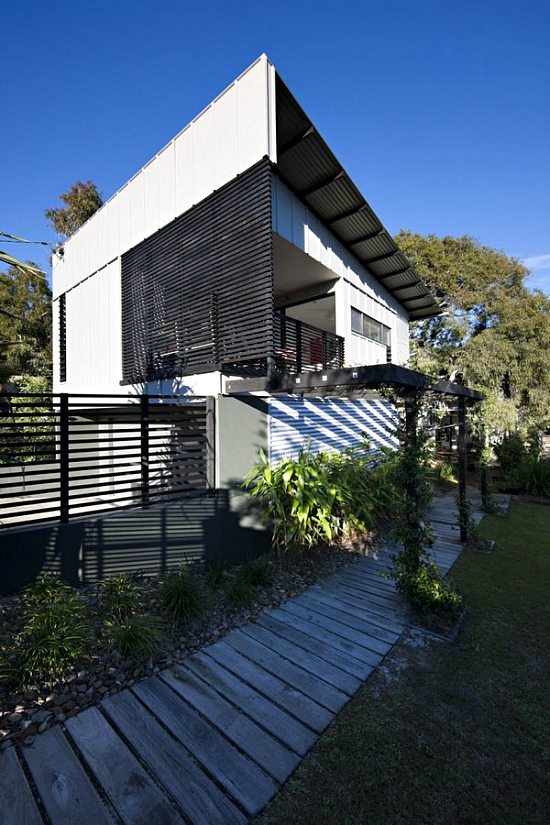 Minimalist House With A Double Height Deck In Australia