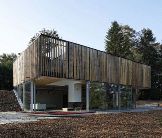 Minimalist House With A Glazed Facade