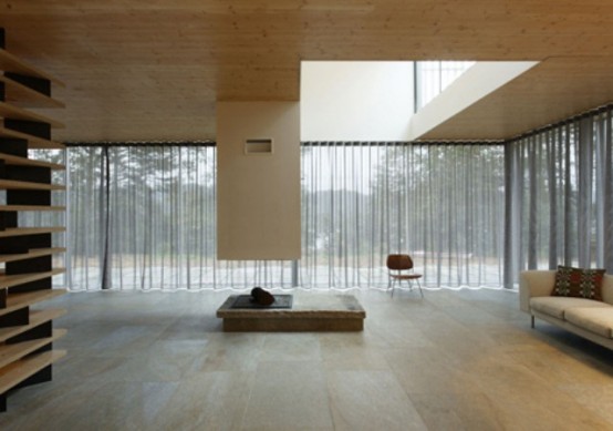 Minimalist House With A Glazed Facade