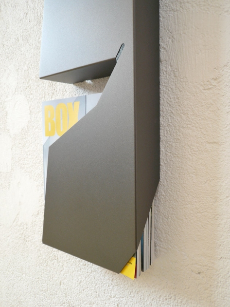 Minimalist Magazine Rack