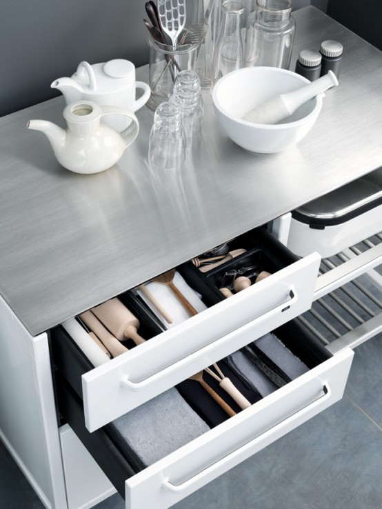 Minimlist Stainless Steel Kitchen