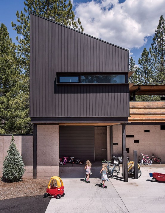 Modern And Stylish Forest Sanctuary Near Lake Tahoe