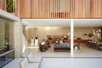 modern-and-stylish-home-embracing-the-surroundings-4