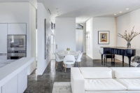 modern-casa-di-luce-with-crisp-white-interiors-2