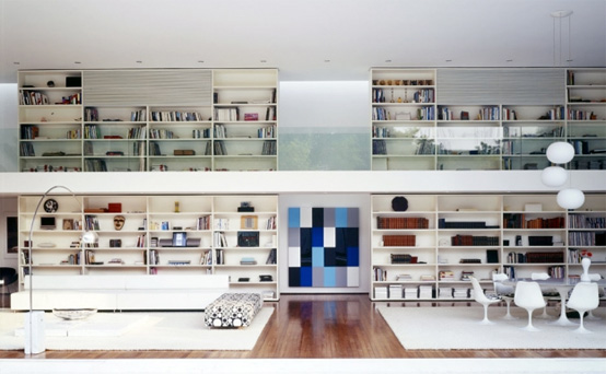 Modern Casa With Great Library