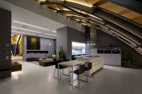 modern-dark-penthouse-with-steel-beam-structures-1