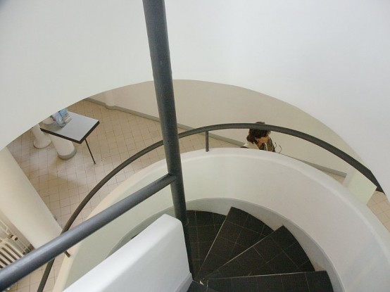 Modern House Design VILLA SAVOYE