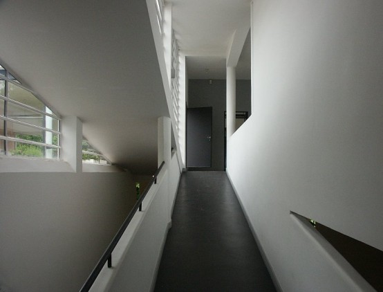 Modern House Design VILLA SAVOYE