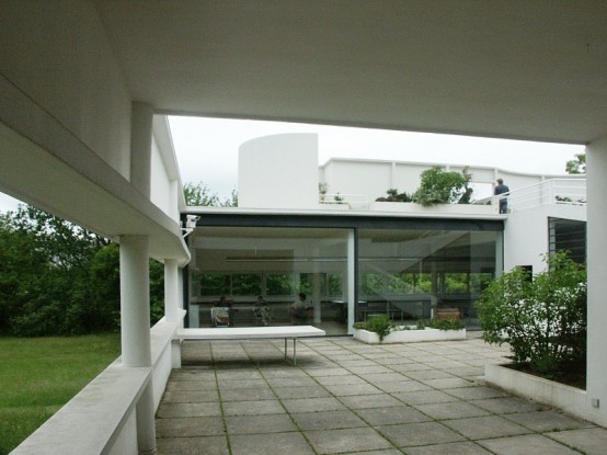 Modern House Design VILLA SAVOYE