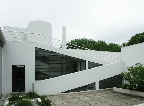 Modern House Design VILLA SAVOYE