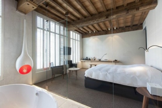 Modern House With Exposed Beams And Trees Decor Theme