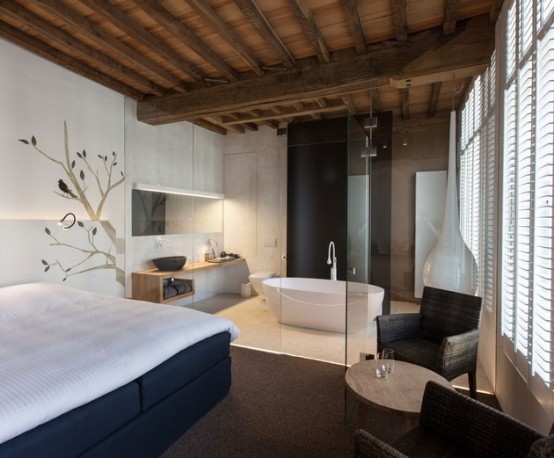 Modern House With Exposed Beams And Trees Decor Theme