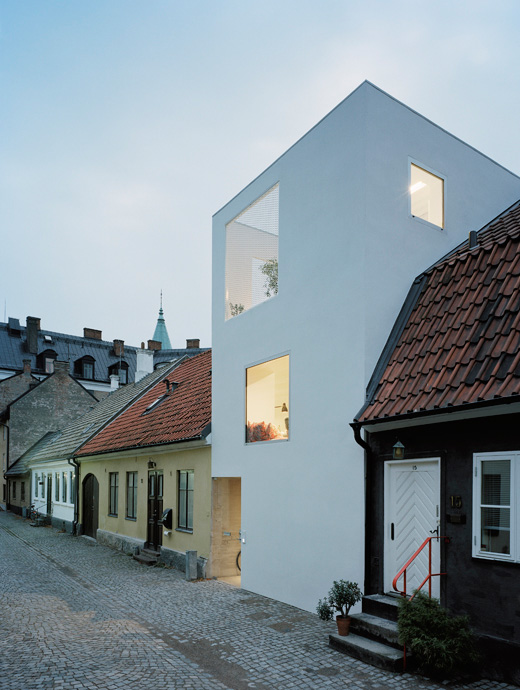 Modern Minimalist Townhouse Between Very Old Neighboring