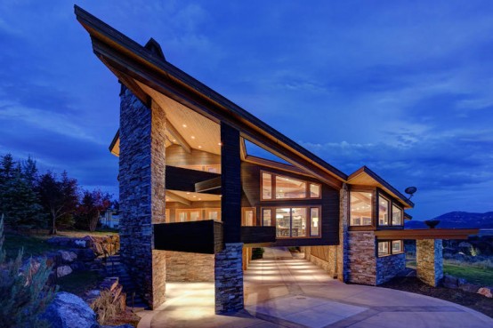Modern Mountain Residence With Stunning Views