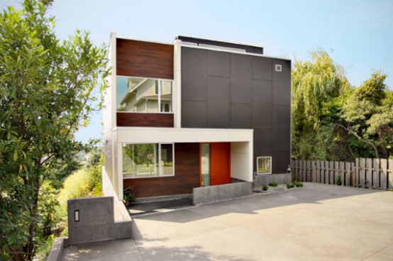 Modern Backyard House with Awesome Roof Decks by SHED