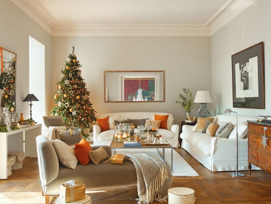 Modern Spanish House Decorated For Christmas