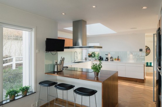 Modern Swedish Waterfront Home With Extensive Glazing