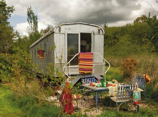 Modern Trailer In He Bright 60 S Style