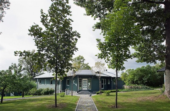 Modern Villa On Lakeside