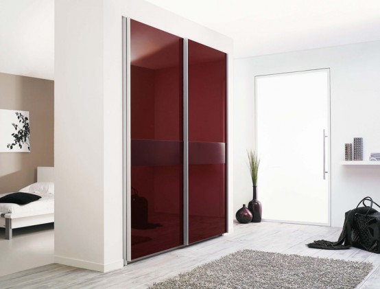 Modern Wardrobe With Refined Door Design