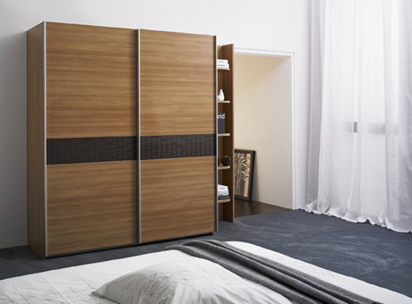 Modern Wardrobe With Refined Door Design