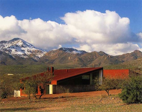 Modest yet Beautiful Minimalist Desert House Design