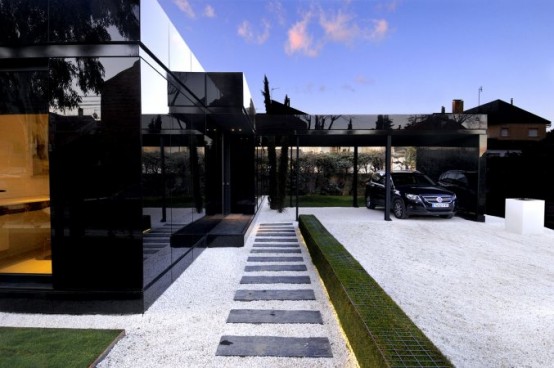 Modular Glossy Black House