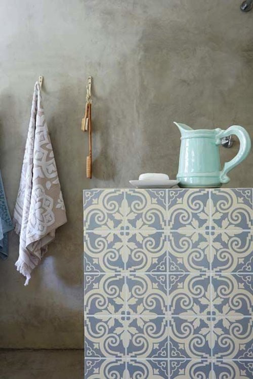 beautiful blue Moroccan print tiles will make even the simplest and most minimal bathroom look eye-catchy