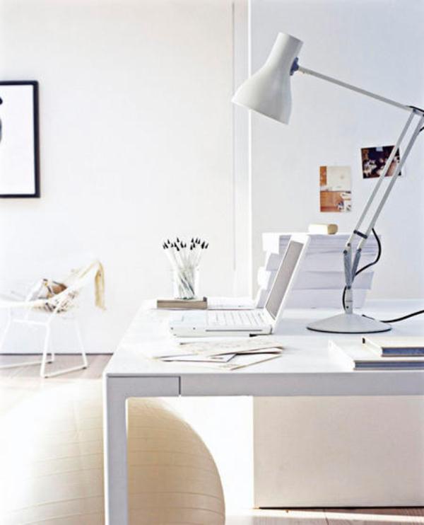 White Home Office IBook Laptop Computer Anglepoise Desk Lamp Table Excecise Ball L Etc 05/2007 Pub Orig