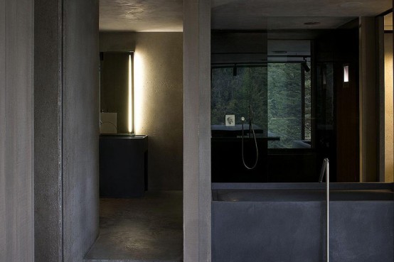 Mountain Retreat Heavily Rendered Stone by Fearon Hay Architects