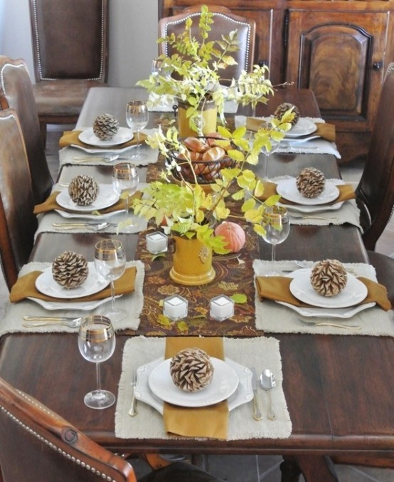 potted plants, gourds and pumpkins will be amazing for a Thanksgiving table as an easy and cool centerpiece