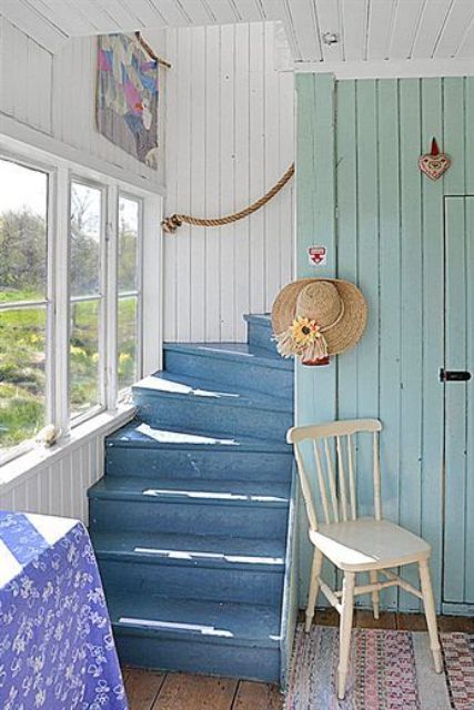 20 Nautical-Inspired Staircases For Beach Homes And Not ...