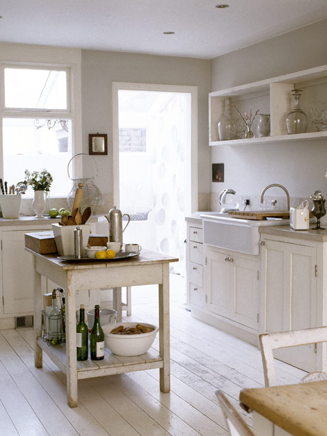 Neutral Country-Style Kitchen Design