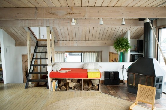 New York Houseboat With A Simple Coastal Interior - DigsDigs New York Houseboat With A Simple Coastal Interior - DigsDigs
