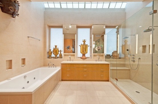 New York With Unusual Works Of Art