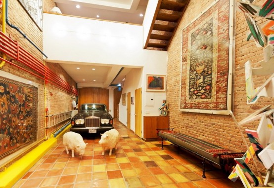 New York With Unusual Works Of Art