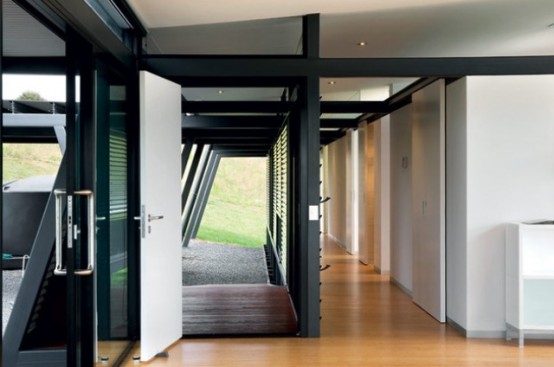 New Zealand Glass House With Minimalist Interiors
