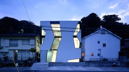 Novela Modernist House Design